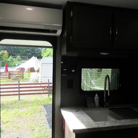 Trailer House Hotel Jennie Miyota Exterior foto